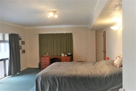 Photo of property in 1 Malters Place, Browns Bay, Auckland, 0630