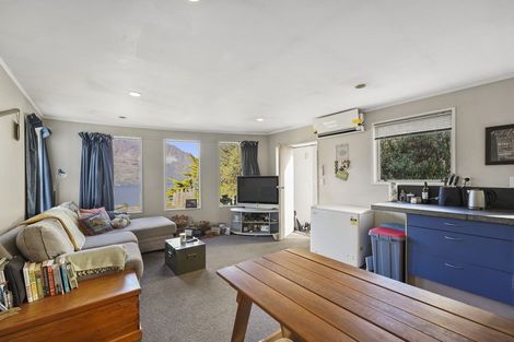 Photo of property in 18 Dart Place, Fernhill, Queenstown, 9300
