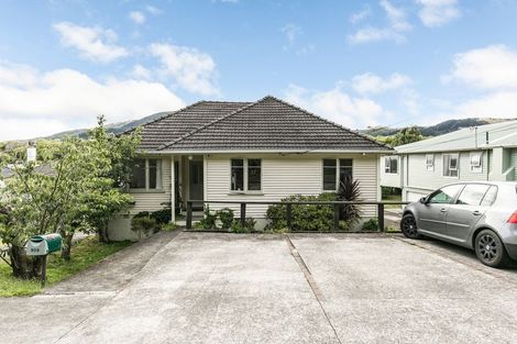 Photo of property in 308 Main Road, Tawa, Wellington, 5028