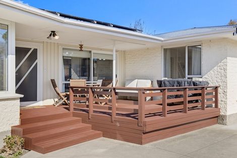 Photo of property in 332 Memorial Avenue, Burnside, Christchurch, 8053