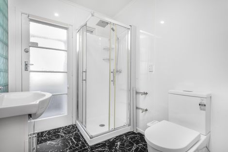 Photo of property in 4 Lincoln Road, Manurewa East, Auckland, 2102