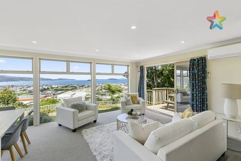 Photo of property in 11a Chestnut Grove, Maungaraki, Lower Hutt, 5010