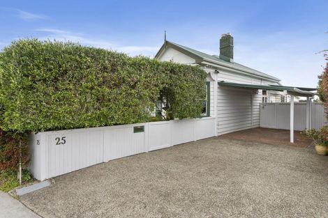 Photo of property in 25 Huka Road, Birkenhead, Auckland, 0626
