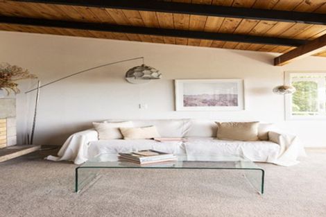 Photo of property in 20 Glenelg Road, Red Beach, 0932