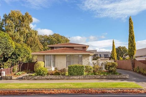 Photo of property in 2/427 Memorial Avenue, Burnside, Christchurch, 8053