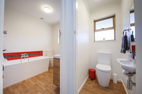 Photo of property in 46 John F Kennedy Drive, Milson, Palmerston North, 4414