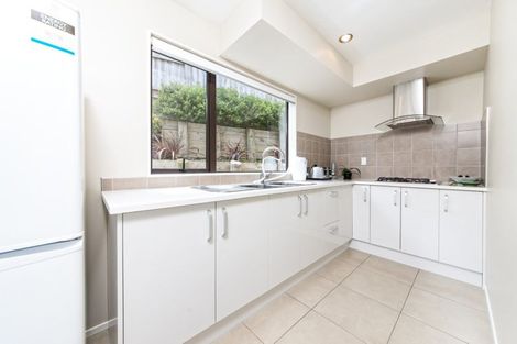 Photo of property in 22 Catlins Place, Fairview Heights, Auckland, 0632