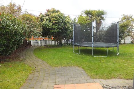 Photo of property in 211 Avonhead Road, Avonhead, Christchurch, 8042