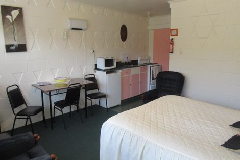 Photo of property in 196 Queen Street, Waimate, 7924