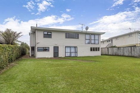 Photo of property in 34 Knights Road, Rothesay Bay, Auckland, 0630