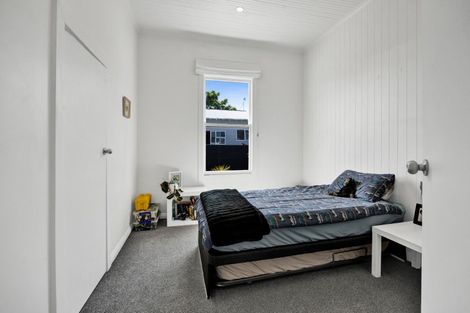 Photo of property in 13 Standish Street, Midhirst, Stratford, 4394