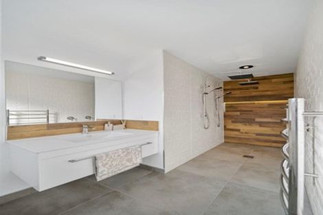 Photo of property in 73 Oak Road, Poraiti, Napier, 4112