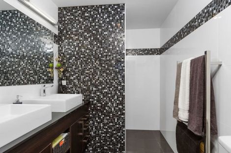 Photo of property in 31a Beechwood Road, Rothesay Bay, Auckland, 0630