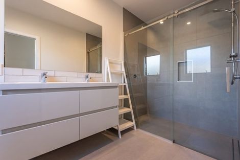 Photo of property in 6 Christow Court, Paraparaumu, 5032