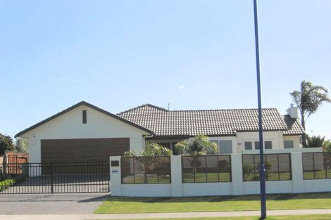 Photo of property in 60 Palm Beach Boulevard, Papamoa Beach, Papamoa, 3118