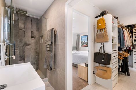 Photo of property in 124 Weatherly Road, Torbay, Auckland, 0630