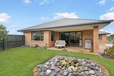 Photo of property in 6 Mclean Place, Woodend, 7610