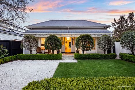 Photo of property in 33 Hawkesbury Avenue, St Albans, Christchurch, 8014