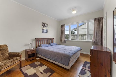 Photo of property in 38 Marine Parade, Otaki Beach, Otaki, 5512