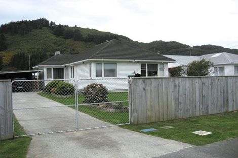 Photo of property in 3 Heath Street, Wainuiomata, Lower Hutt, 5014