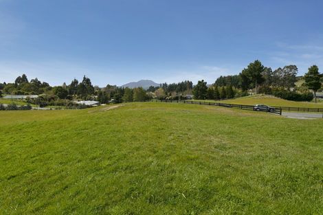 Photo of property in 2 Lochinvar Lane, Acacia Bay, Taupo, 3385