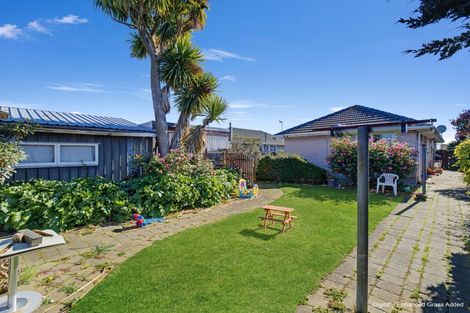 Photo of property in 42 Daniels Road, Redwood, Christchurch, 8051