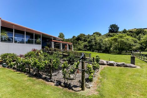 Photo of property in 371d Mangorei Road, Merrilands, New Plymouth, 4312