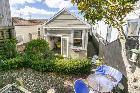Photo of property in 17 Upper Bourke Street, Kilbirnie, Wellington, 6022