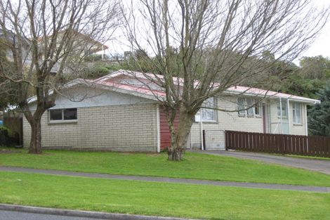 Photo of property in 27 Riversdale Drive, Merrilands, New Plymouth, 4312