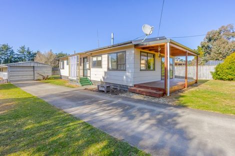 Photo of property in 12 Lake Street, Takapau, 4203
