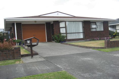 Photo of property in 41 Cedar Crescent, Feilding, 4702