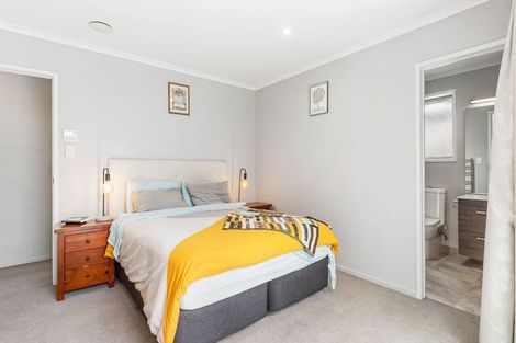 Photo of property in 33 Captain Mitchell Drive, Opaheke, Papakura, 2113