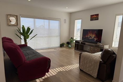 Photo of property in 25 Reserva Crescent, Kumeu, 0810