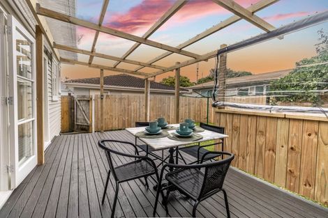 Photo of property in 2 Riverpark Crescent, Henderson, Auckland, 0610
