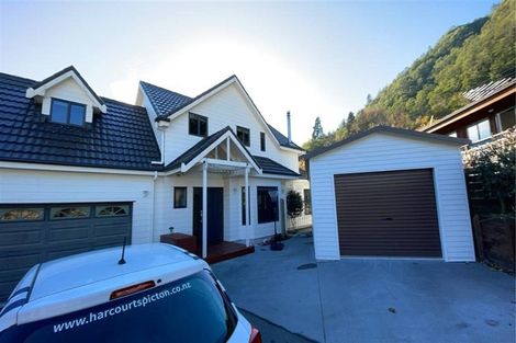 Photo of property in 5 Heather Place, Picton, 7220