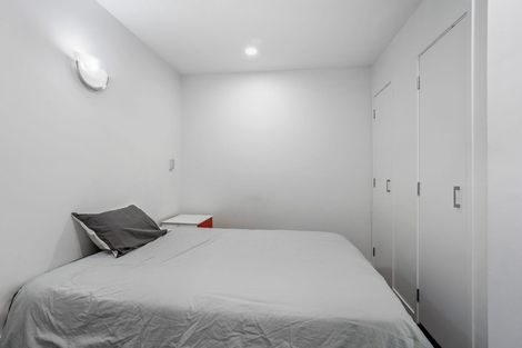 Photo of property in Alpha Apartments, 505/17 Vogel Lane, Auckland Central, Auckland, 1010