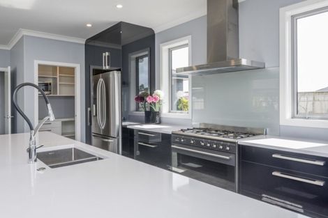 Photo of property in 9 Bridford Way, Paraparaumu, 5032