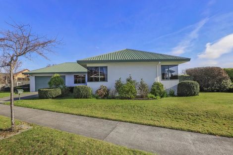 Photo of property in 13 Woodlands Drive, Havelock North, 4130