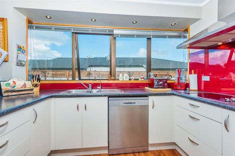 Photo of property in 9 Westpark Drive, West Harbour, Auckland, 0618