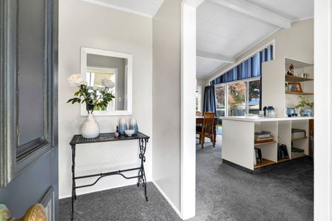 Photo of property in 15 Leon Place, Waitara, 4320