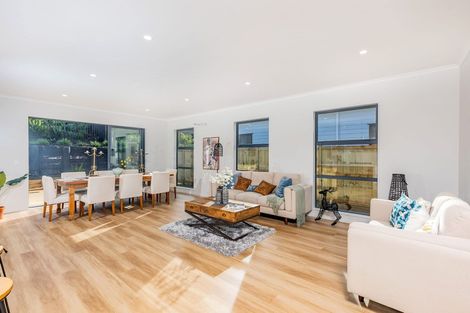 Photo of property in 1 Vintry Drive, Kumeu, 0810