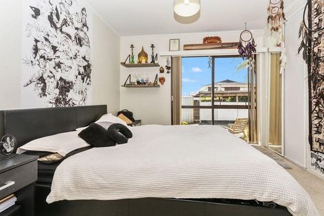 Photo of property in 106 Te Atatu Road, Te Atatu South, Auckland, 0610