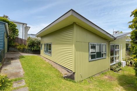 Photo of property in 78 Stewart Drive, Newlands, Wellington, 6037