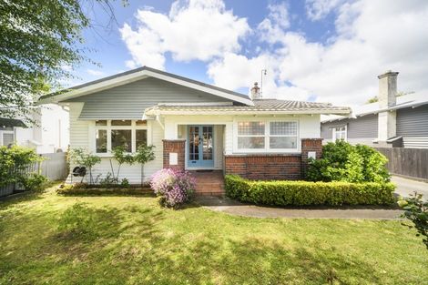Photo of property in 15 Kowhai Avenue, Takaro, Palmerston North, 4410