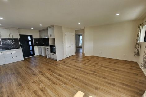 Photo of property in 51 Astley Avenue, New Lynn, Auckland, 0600