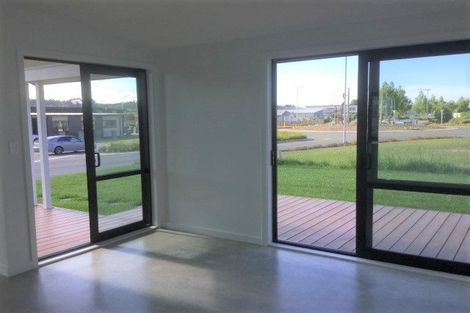 Photo of property in 3 Rochfort Crescent, Pyes Pa, Tauranga, 3112