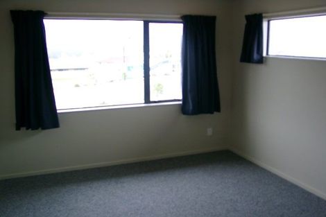 Photo of property in 9 Routeburn Avenue, Aotea, Porirua, 5024