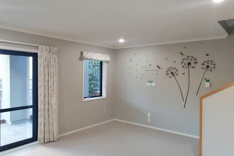 Photo of property in 13 Sonoma Crescent, Oteha, Auckland, 0632