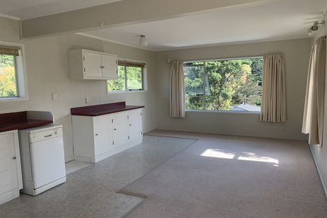 Photo of property in 1/4 Mahuta Grove, Northcote, Auckland, 0627