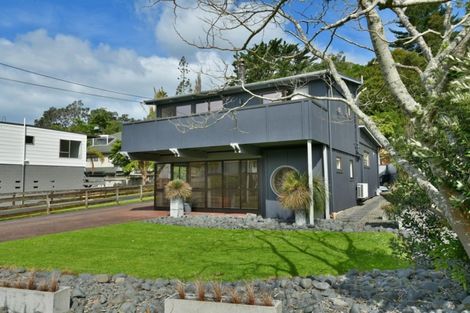 Photo of property in 1/14 Arkles Strand, Arkles Bay, Whangaparaoa, 0932